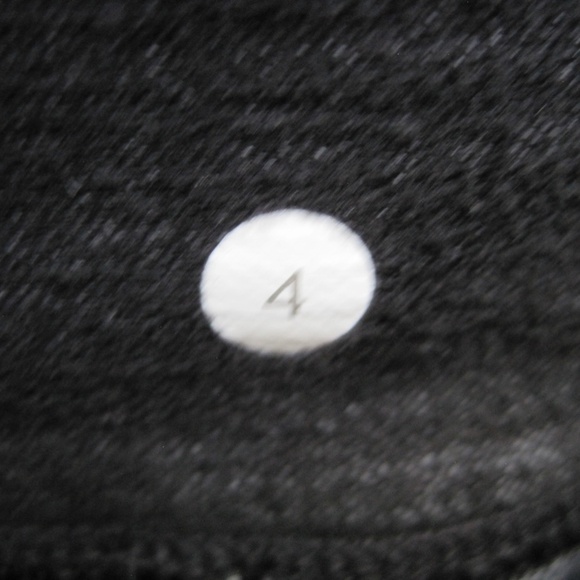 Lululemon Buttons Convertible Crop Pants Gray Womens Size 4 - Picture 9 of 9